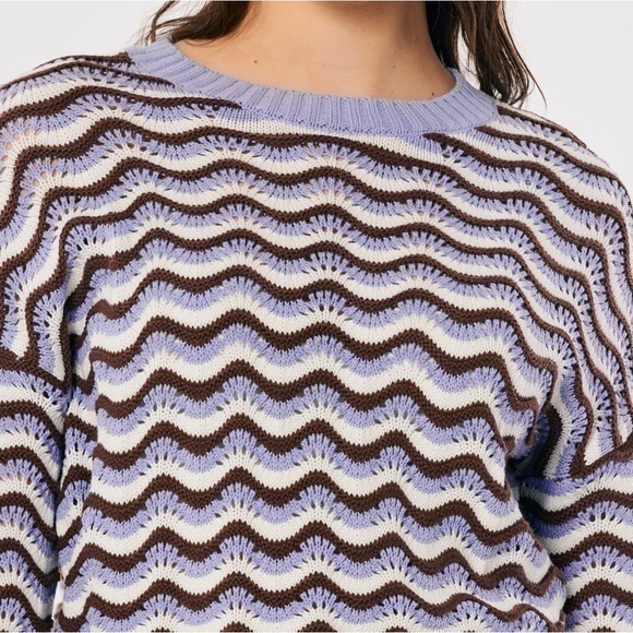 Hollister Tops - Hollister Purple and Brown Wave Pattern Crochet Sweater